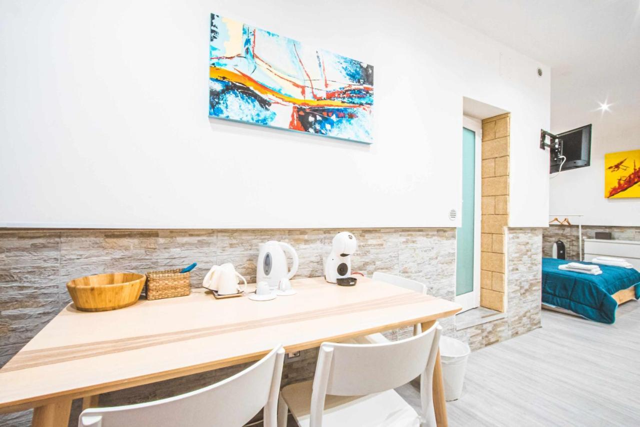 The Castle Apartment Bari Exterior foto