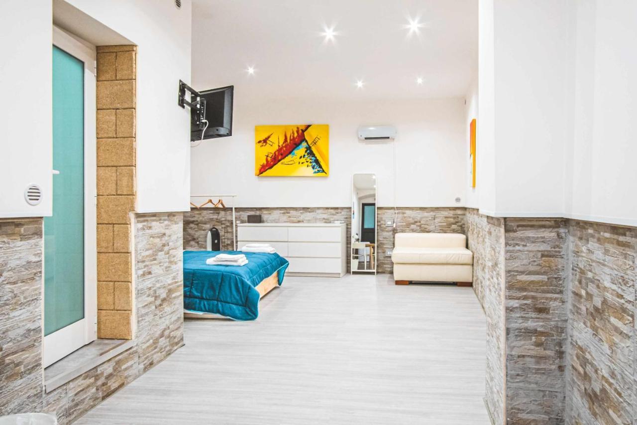The Castle Apartment Bari Exterior foto