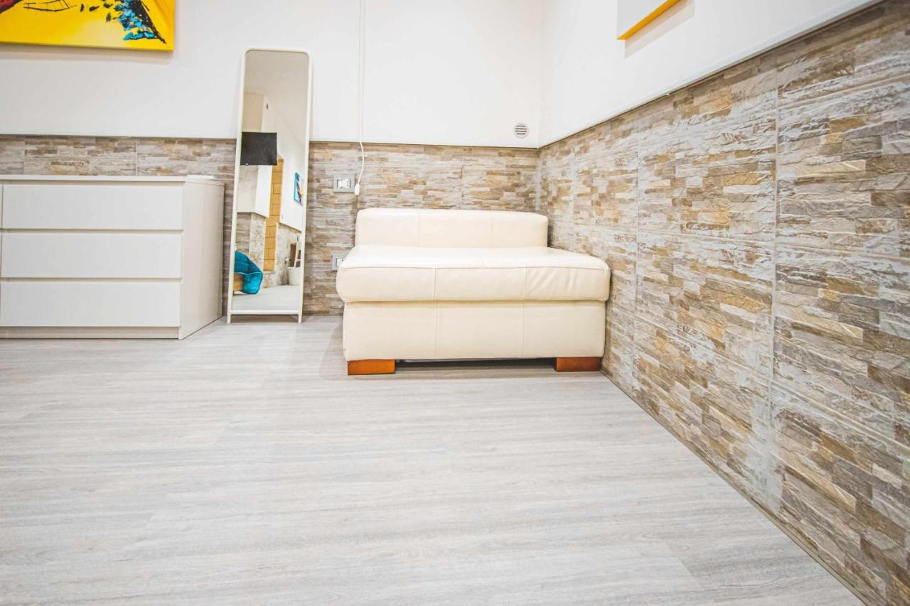 The Castle Apartment Bari Exterior foto
